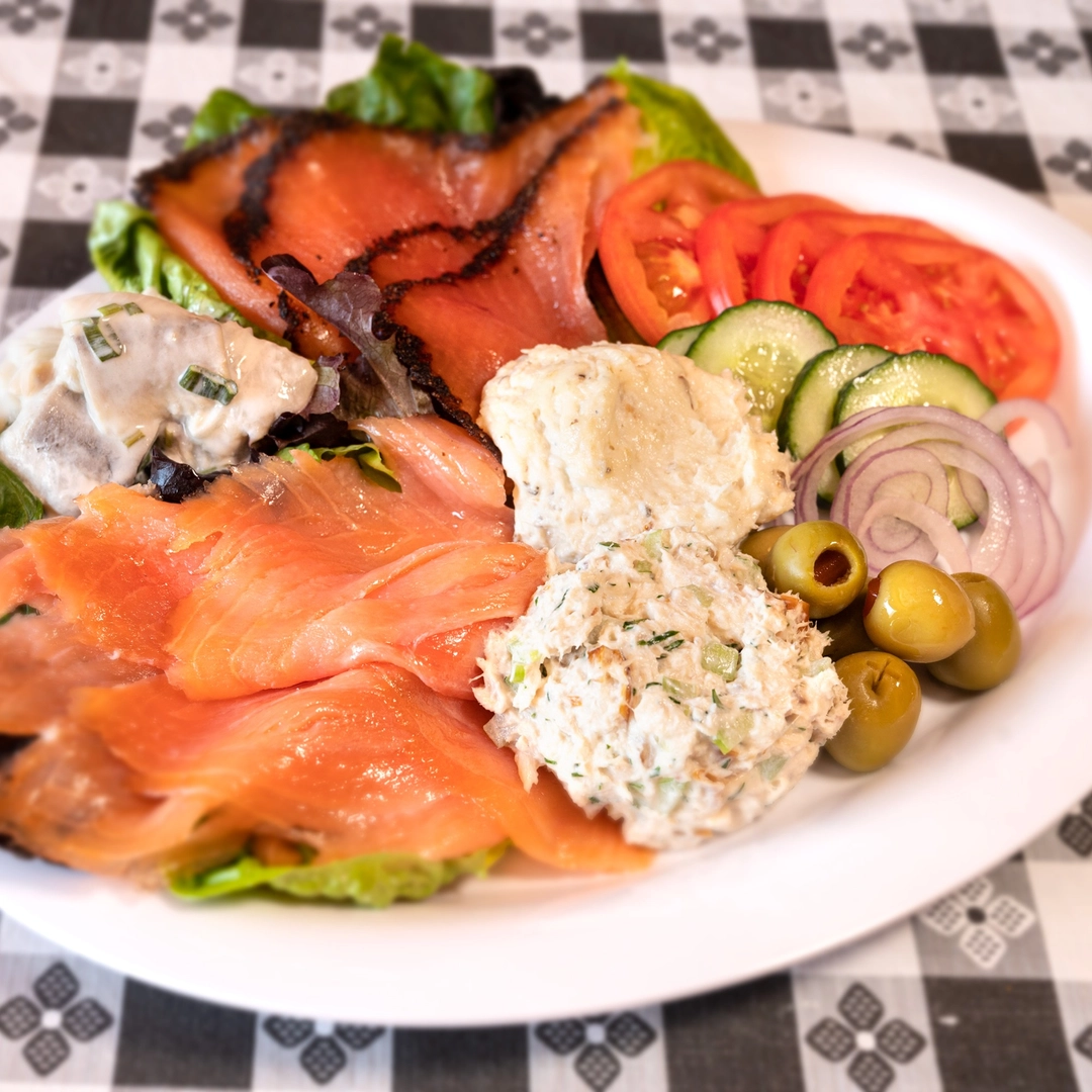 <strong>Your Favorite Jewish Deli</strong>